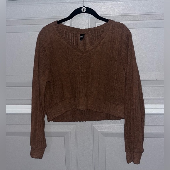 Dazy Women's Pullover Brown V-neck Sweater Size Small long sleeve cropped - Picture 1 of 3